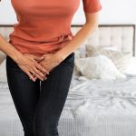 زدن کرم مرطوب کننده به واژن