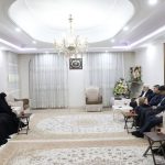 دیدار معاون اول رئیس‌جمهور با خانواده‌های شهید آیت‌الله رئیسی و مالک رحمتی