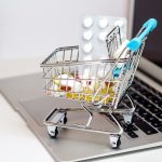 هشدار درباره داروفروشی آنلاین بی‌ضابطه؛ ناصر خسروی مجازی در راه است؟