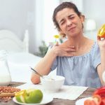 9 علت ورم لب بالا در صبح